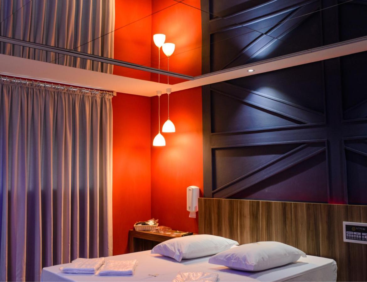 Le Parc Motel Лажис Экстерьер фото