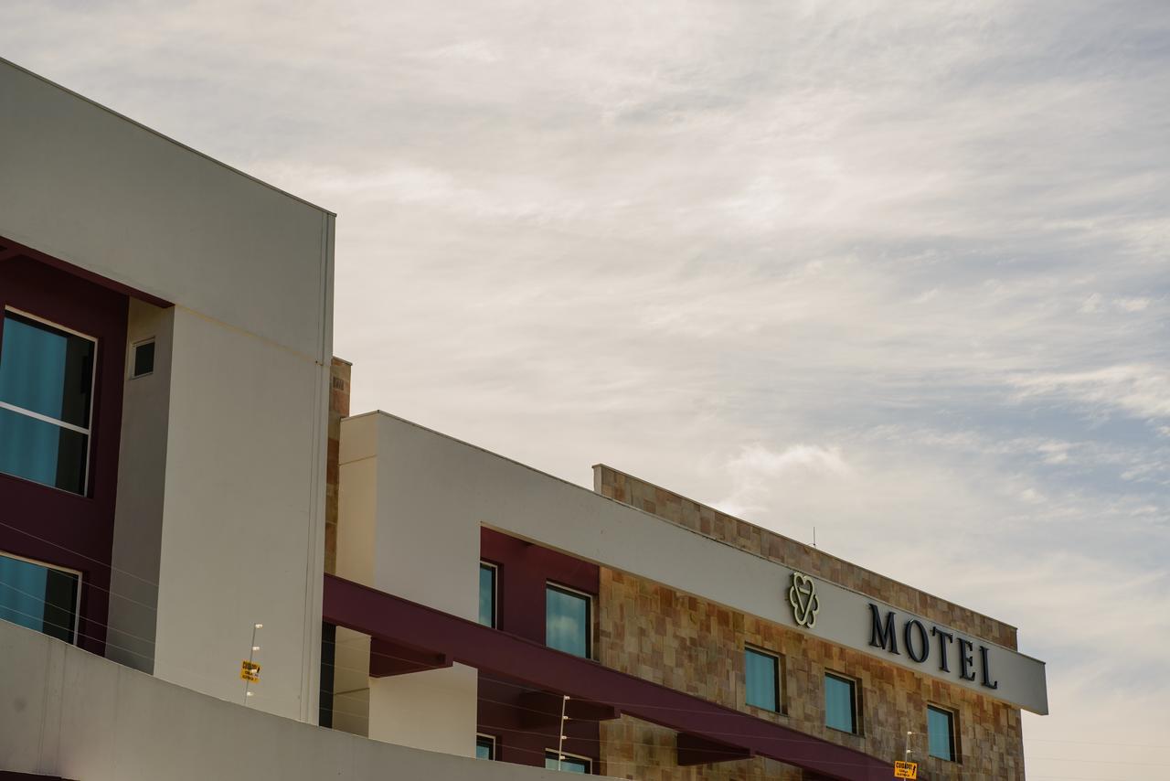 Le Parc Motel Лажис Экстерьер фото